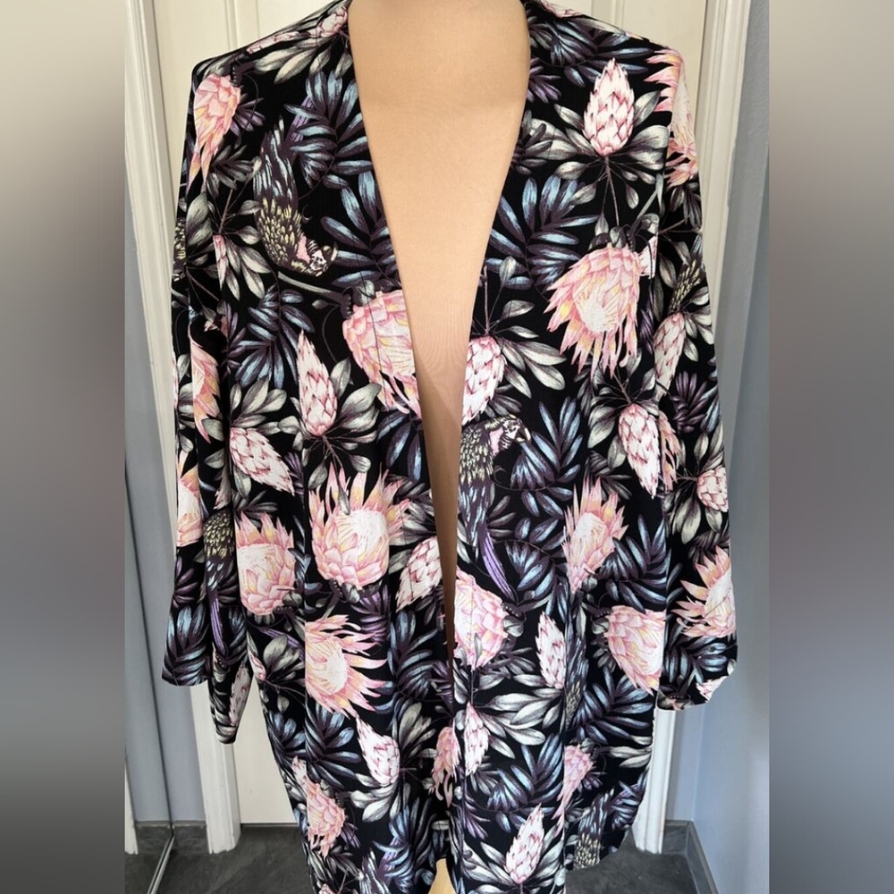 H&M Open Front Kimono Cover Up with Tropical Botanical Design